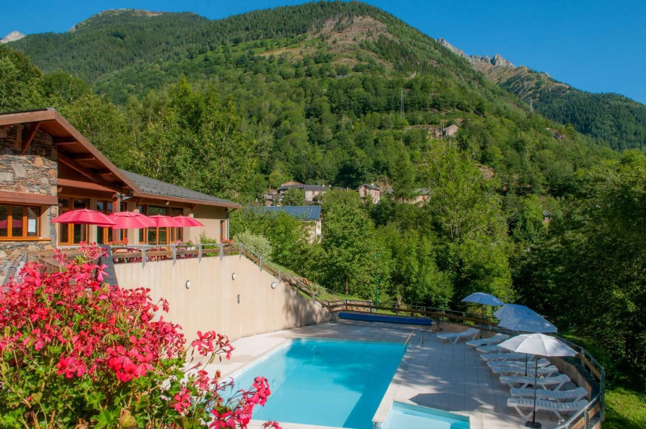 Village Vacances De Marc Auzat Exterior photo