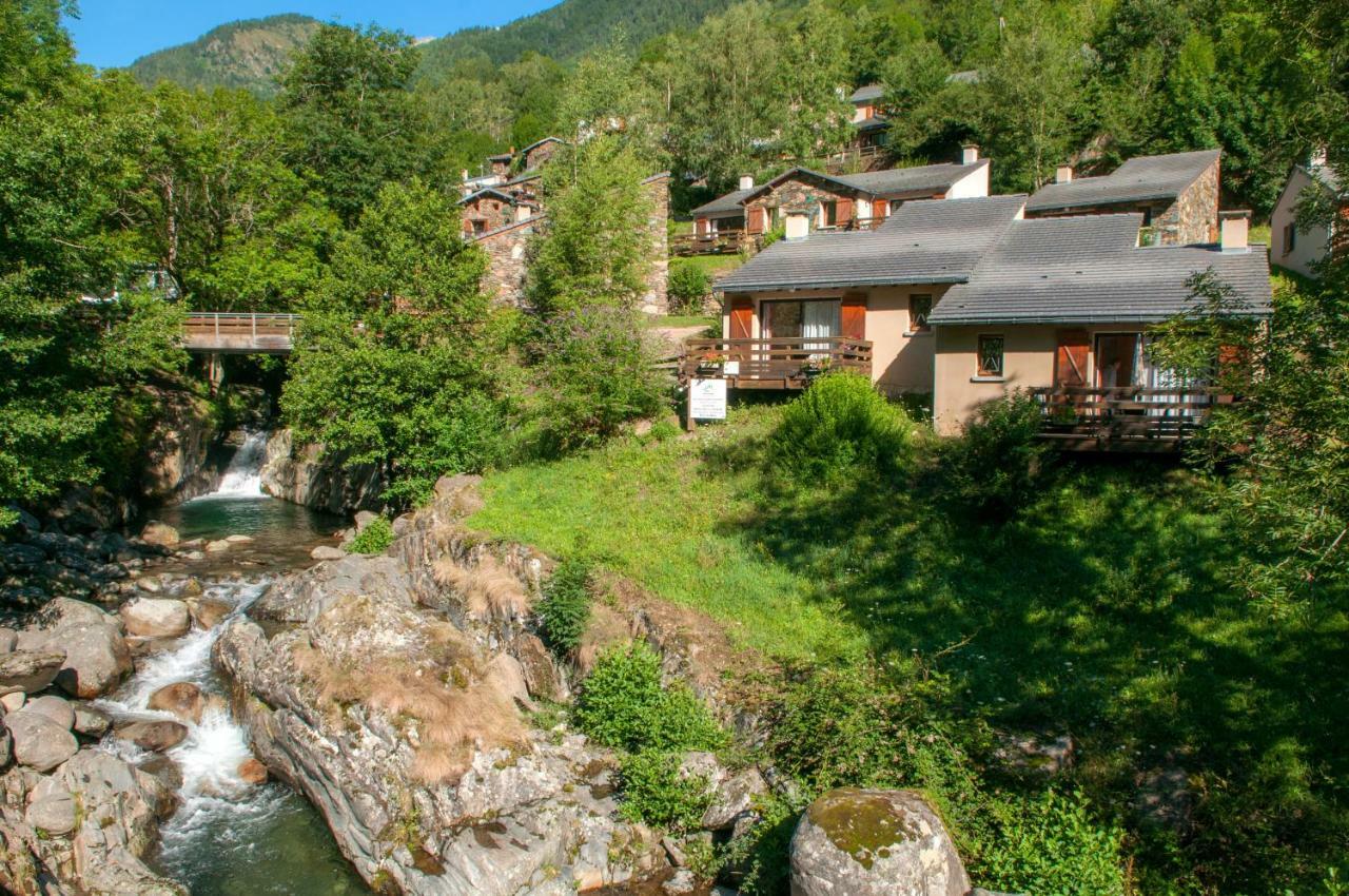 Village Vacances De Marc Auzat Exterior photo