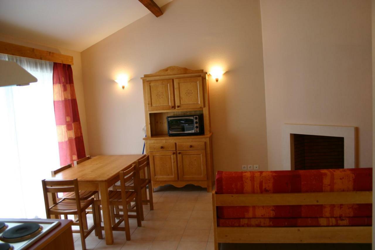 Village Vacances De Marc Auzat Exterior photo