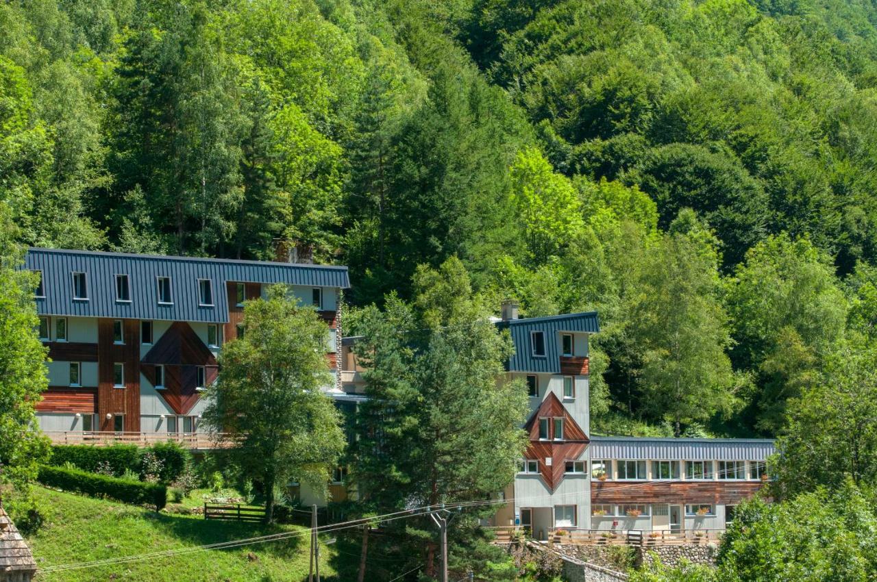 Village Vacances De Marc Auzat Exterior photo
