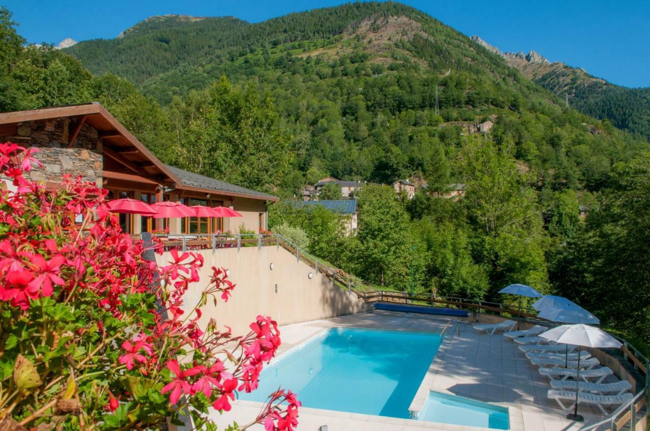 Village Vacances De Marc Auzat Exterior photo