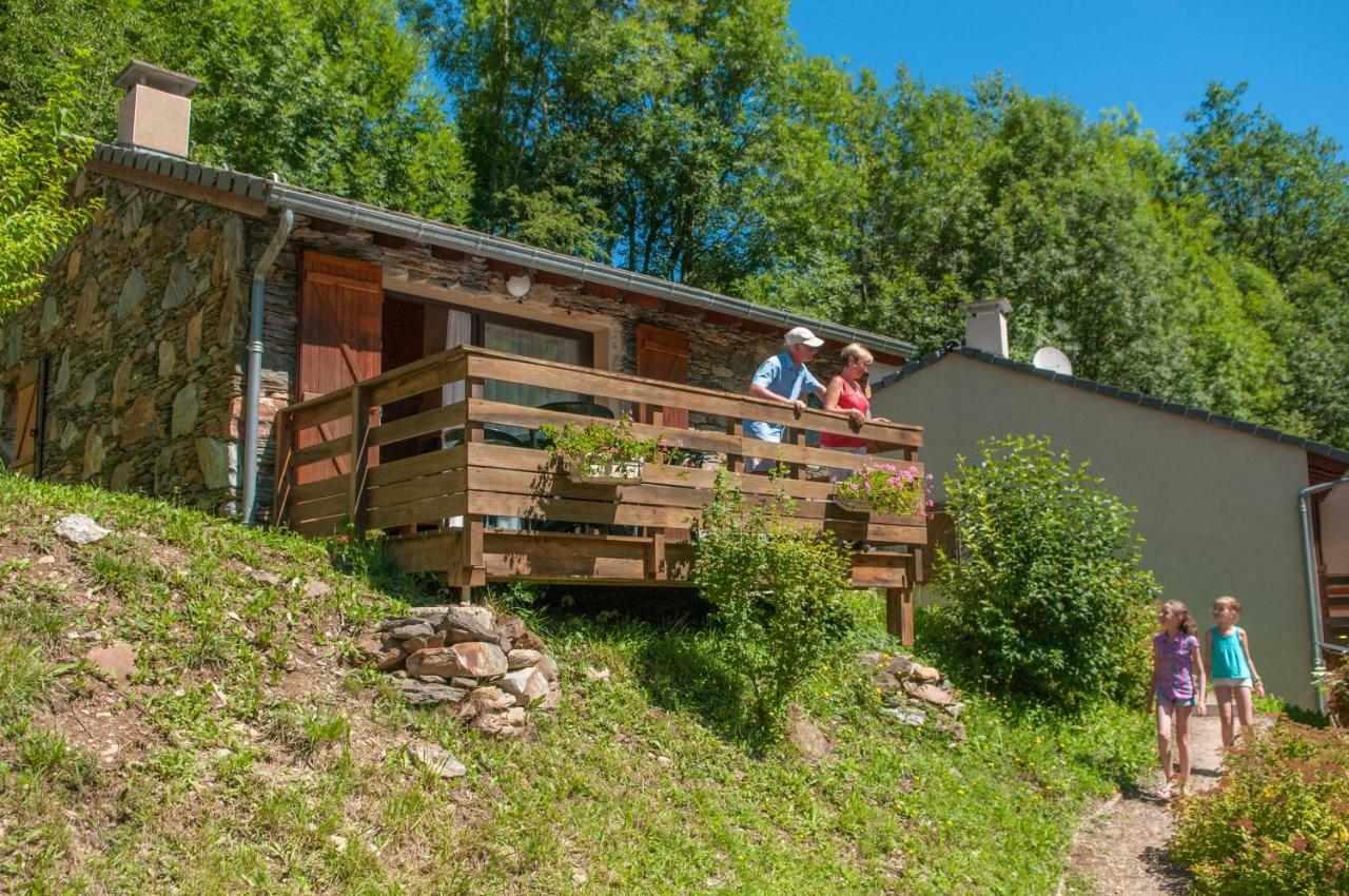 Village Vacances De Marc Auzat Exterior photo